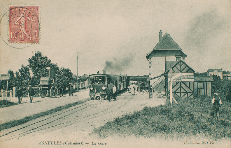 Gare d’Asnelles. Carte postale, ca 1900 © CCGPF Fonds cheminot